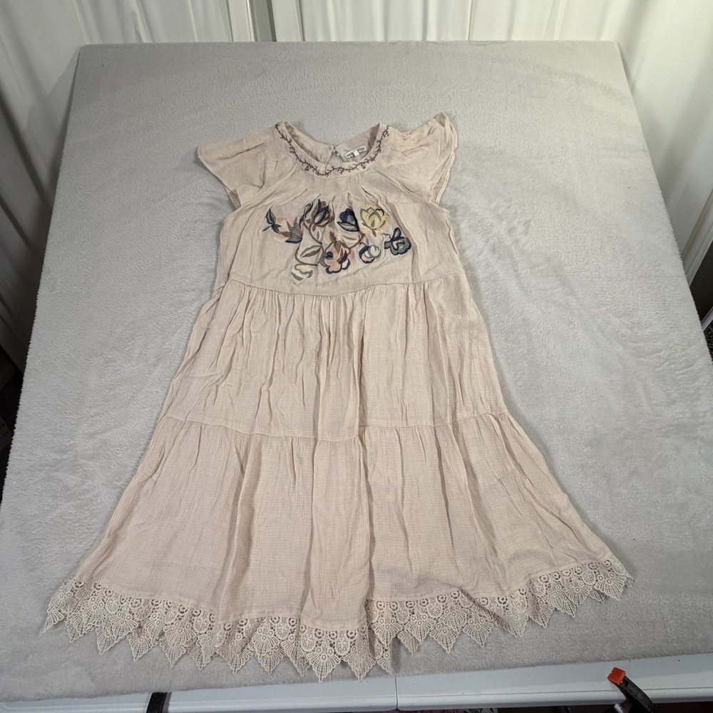 Moon River Anthropologie Small Embroidered Lace Hem‎ Boho Midi Dress